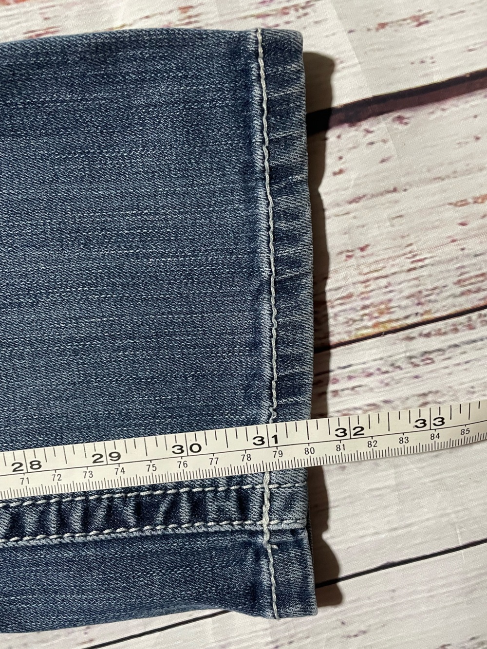 Ariat Real Denim mid-rise straight-leg women's jeans. Size 28R - Picture 9 of 14